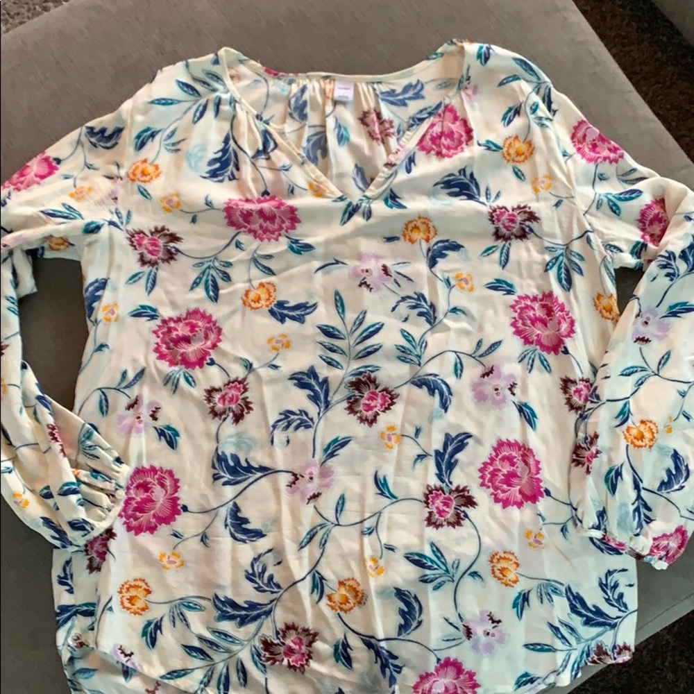 Worn once old navy floral blouse